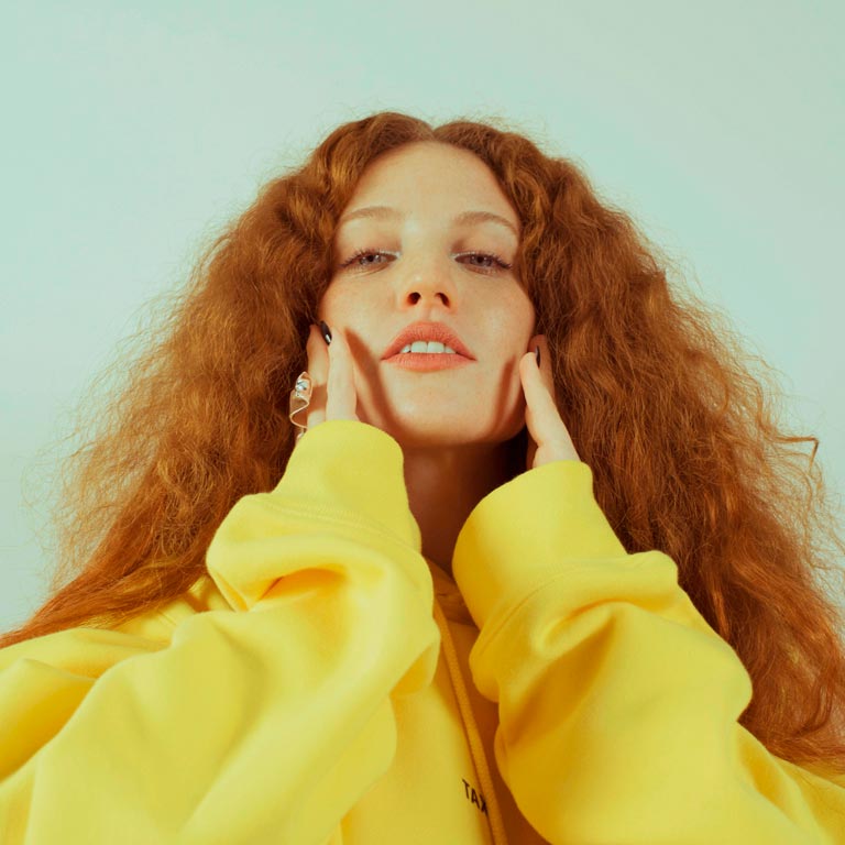 Jess Glynne